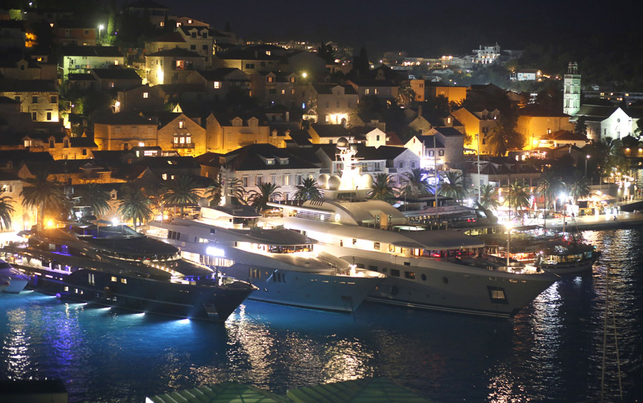 hvar luka4-150815 899159S0